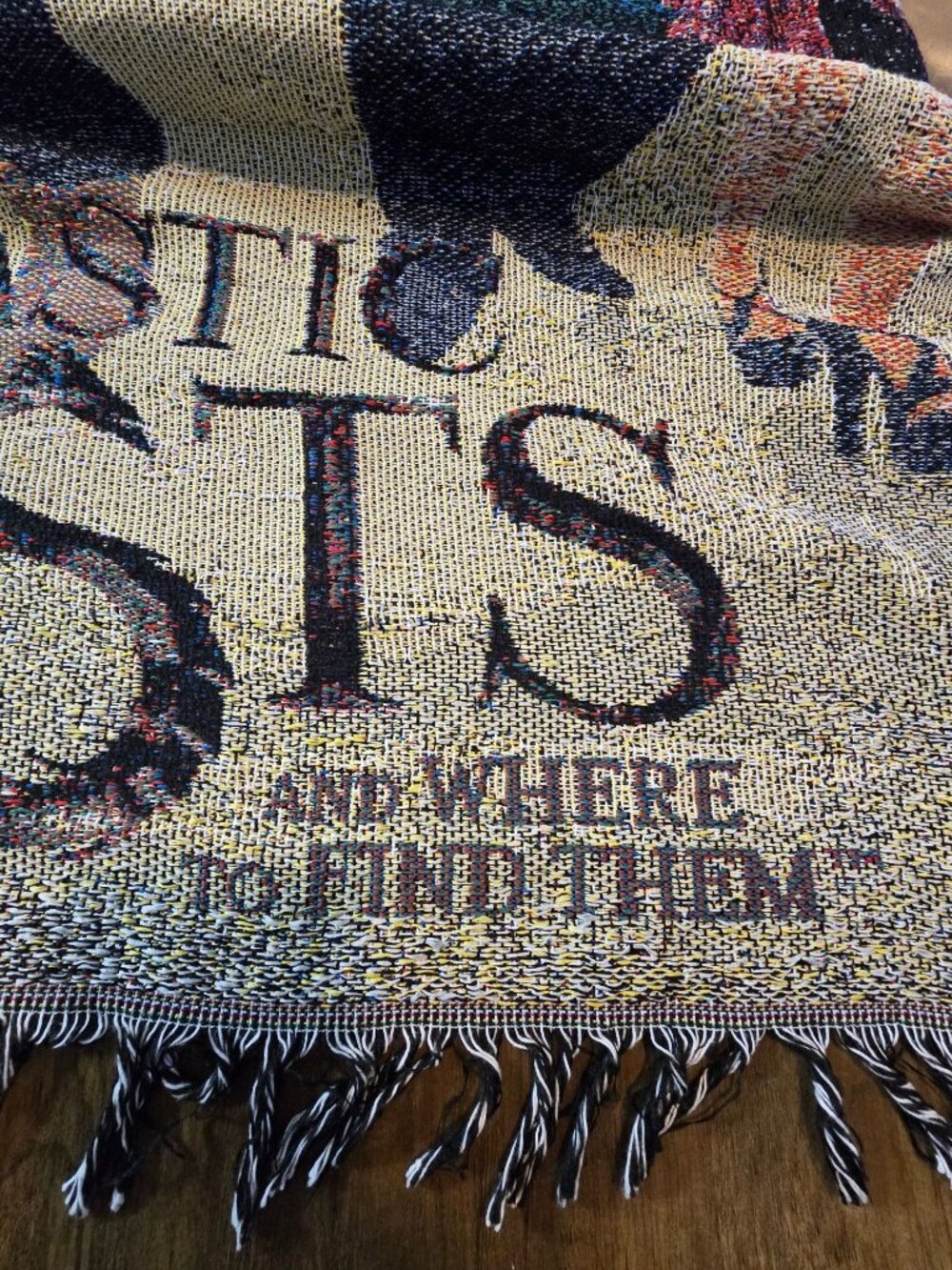 Fantastic Beasts Blanket Where to Find Them Woven Tapestry Fringed Throw Blanket - Picture 2 of 5